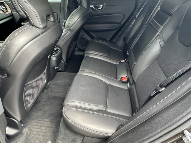 Photo of 2020 Gray Volvo XC60