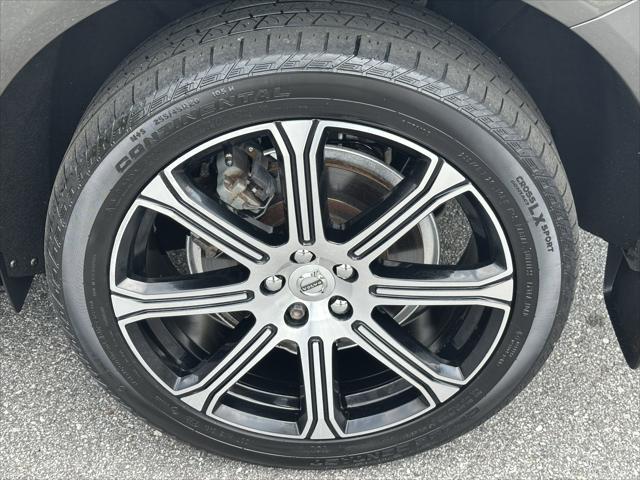 Photo of 2020 Gray Volvo XC60