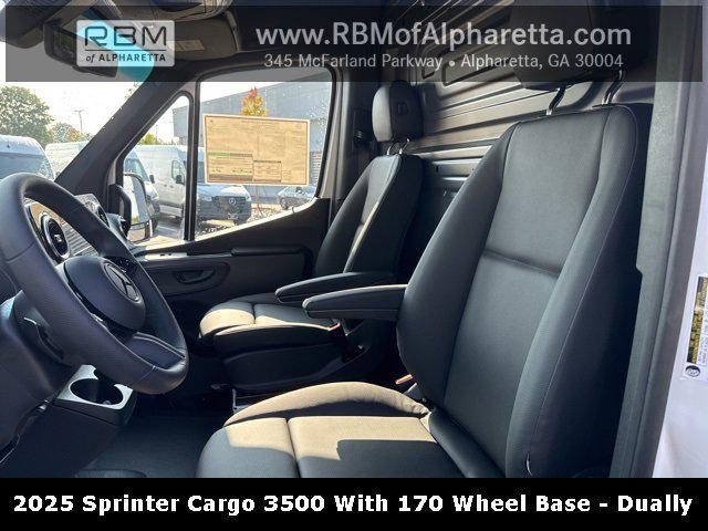 Photo of 2025 White Mercedes-Benz Sprinter 3500
