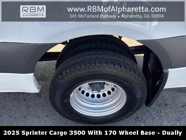 Photo of 2025 White Mercedes-Benz Sprinter 3500