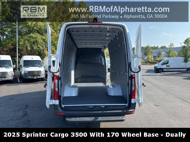 Photo of 2025 White Mercedes-Benz Sprinter 3500
