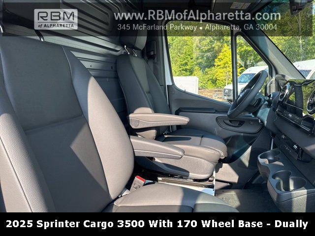 Photo of 2025 White Mercedes-Benz Sprinter 3500