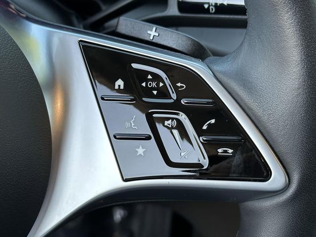 Photo of 2023 Black Mercedes-Benz GLC 300