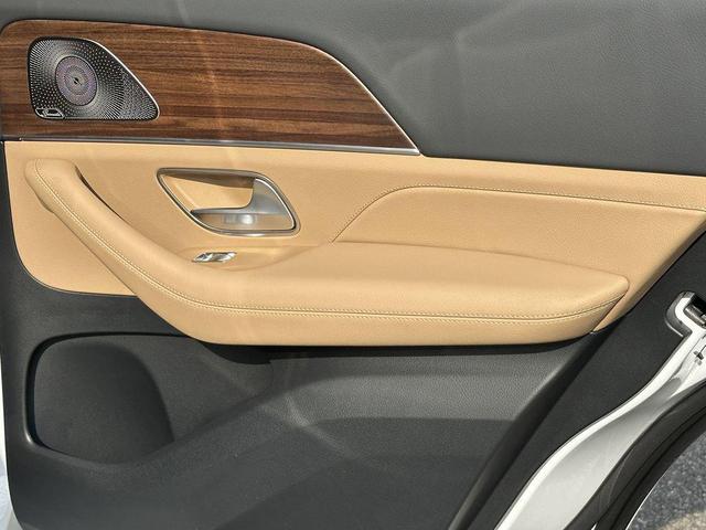 Photo of 2025 White Mercedes-Benz GLE 350