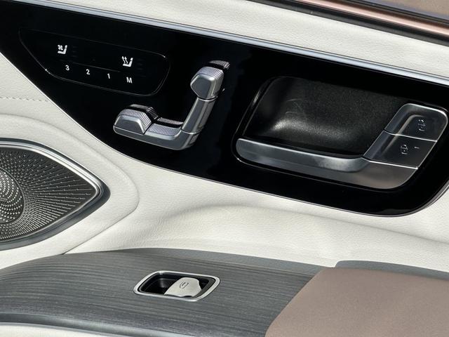 Photo of 2024 Black Mercedes-Benz EQS 450