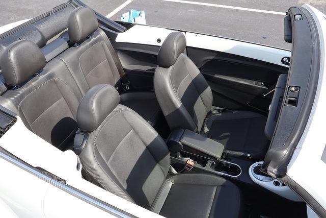 Photo of 2018 White Volkswagen Beetle
