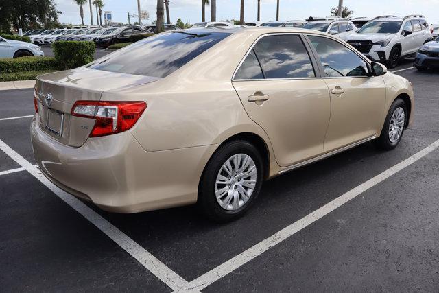 Photo of 2012 GOLD Toyota Camry