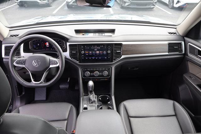 Photo of 2023 PLAT GRAY Volkswagen Atlas