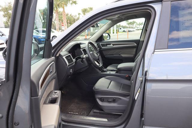 Photo of 2023 PLAT GRAY Volkswagen Atlas