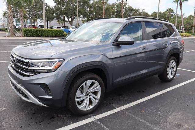 Photo of 2023 PLAT GRAY Volkswagen Atlas