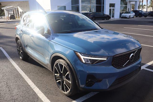 2023 Volvo XC40