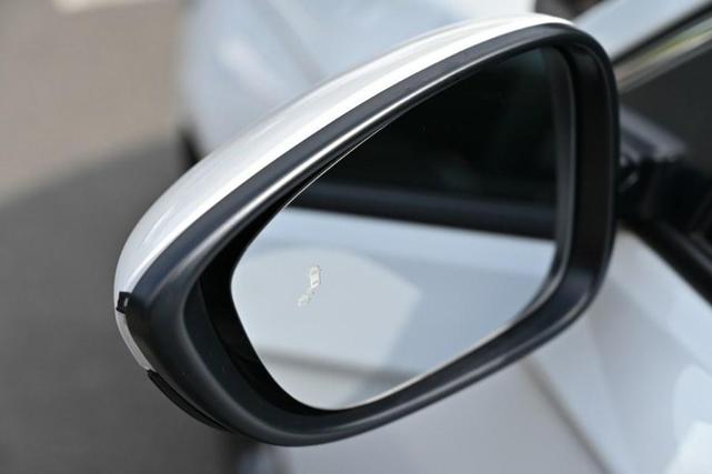 Photo of 2023 Platinum White Pearl Honda Accord