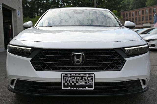 Photo of 2023 Platinum White Pearl Honda Accord
