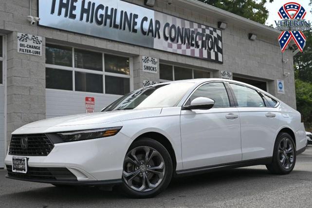 Photo of 2023 Platinum White Pearl Honda Accord