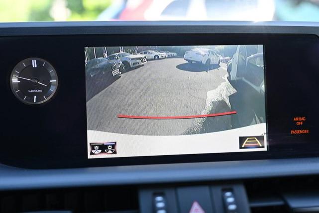 Photo of 2020 Eminent White Pearl Lexus ES 350