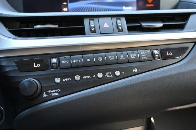 Photo of 2020 Eminent White Pearl Lexus ES 350