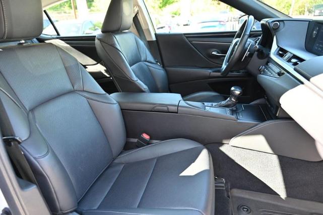 Photo of 2020 Eminent White Pearl Lexus ES 350