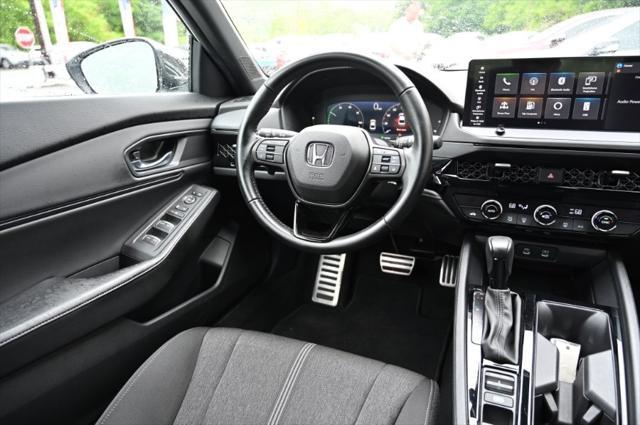 Photo of 2023 Platinum White Pearl Honda Accord Hybrid