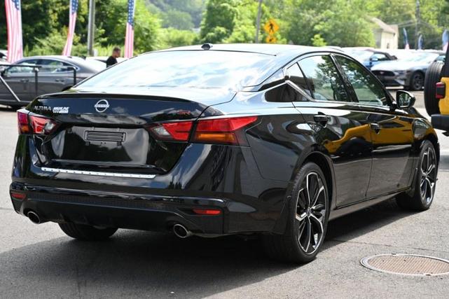 Photo of 2023 Super Black Nissan Altima