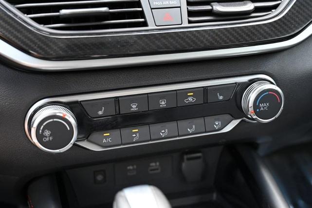Photo of 2023 Super Black Nissan Altima