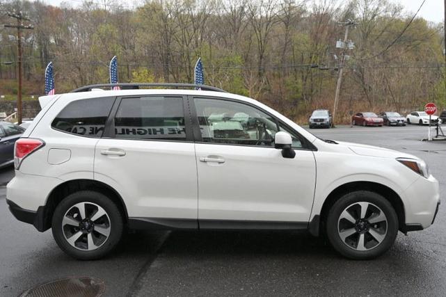 Photo of 2018 Crystal White Pearl Subaru Forester