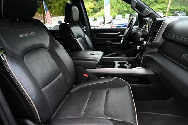 Photo of 2023 Diamond Black Crystal Pearlcoat RAM 1500