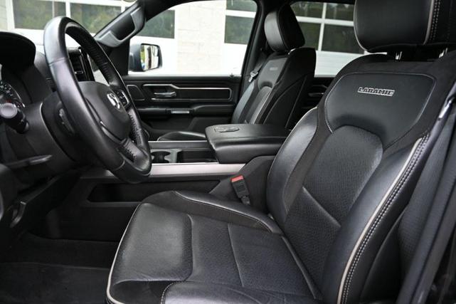Photo of 2023 Diamond Black Crystal Pearlcoat RAM 1500