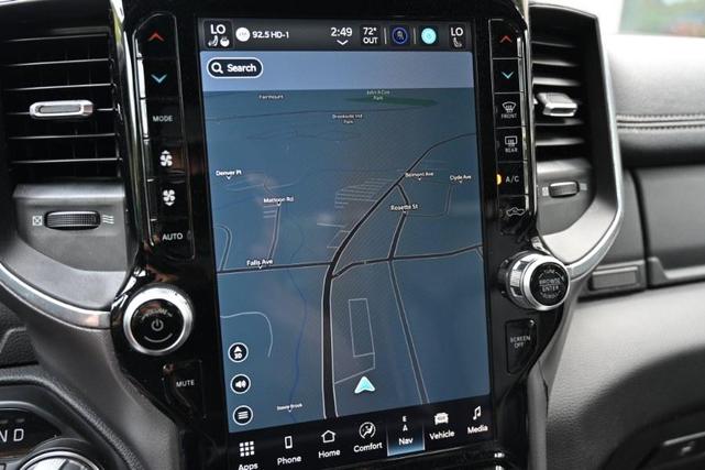 Photo of 2023 Diamond Black Crystal Pearlcoat RAM 1500