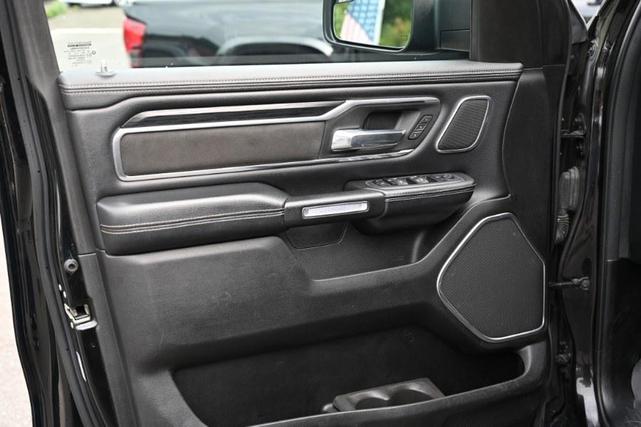 Photo of 2023 Diamond Black Crystal Pearlcoat RAM 1500