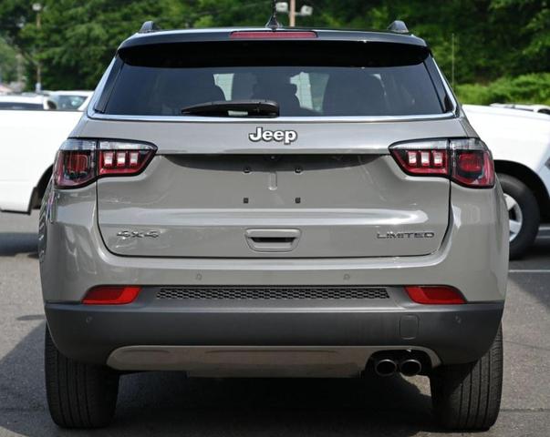 Photo of 2022 Sting-Gray Clearcoat Jeep Compass