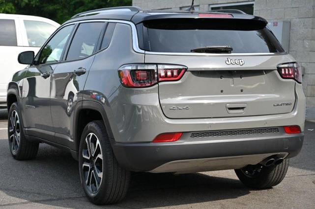 Photo of 2022 Sting-Gray Clearcoat Jeep Compass