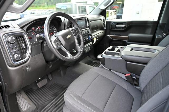 Photo of 2022 Black Chevrolet Silverado 1500