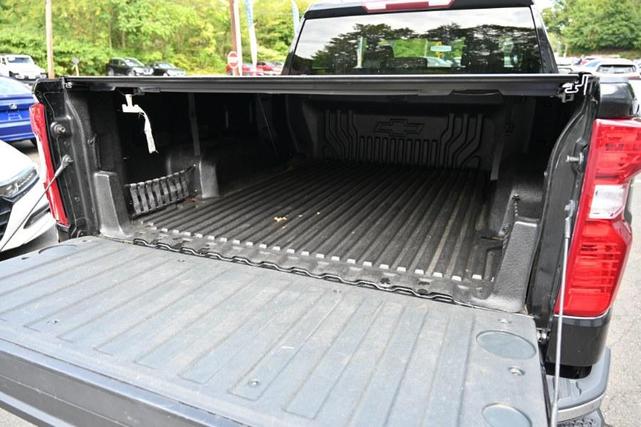 Photo of 2022 Black Chevrolet Silverado 1500