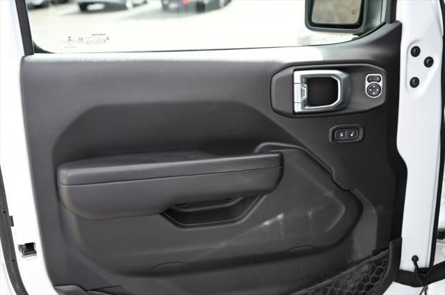 Photo of 2021 Bright White Clearcoat Jeep Wrangler Unlimited