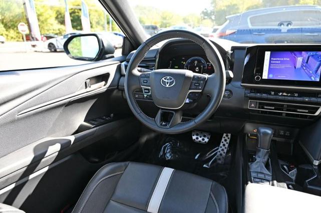 Photo of 2025 Midnight Black Metallic Toyota Camry