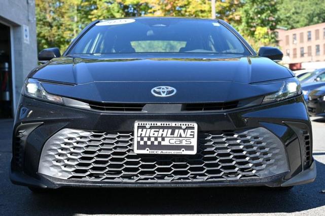 Photo of 2025 Midnight Black Metallic Toyota Camry