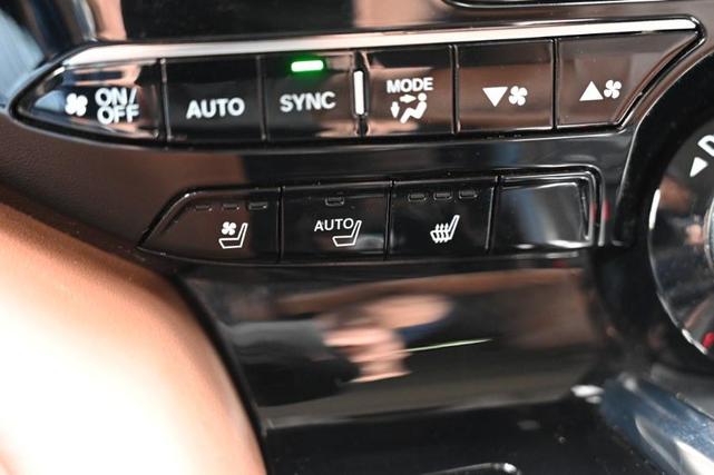 Photo of 2022 Platinum White Pearl Acura MDX