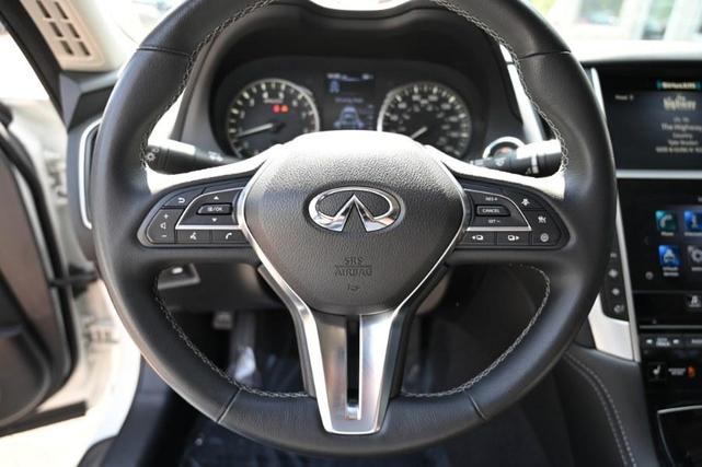 Photo of 2022 Pure White INFINITI Q50