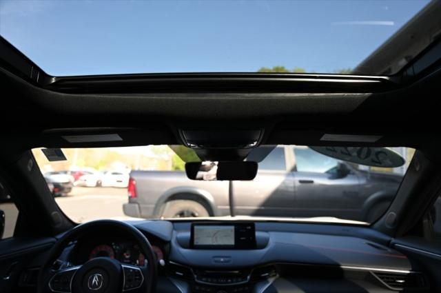Photo of 2022 Platinum White Pearl Acura TLX