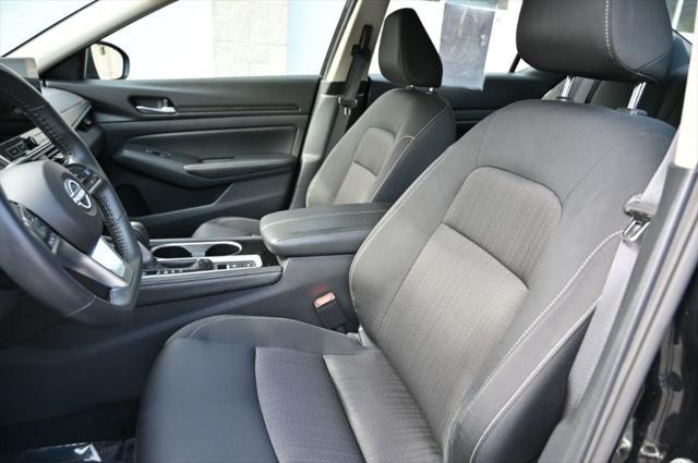 Photo of 2024 Super Black Nissan Altima