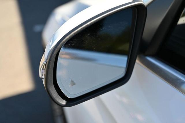 Photo of 2020 SIlver Mercedes-Benz GLC 300