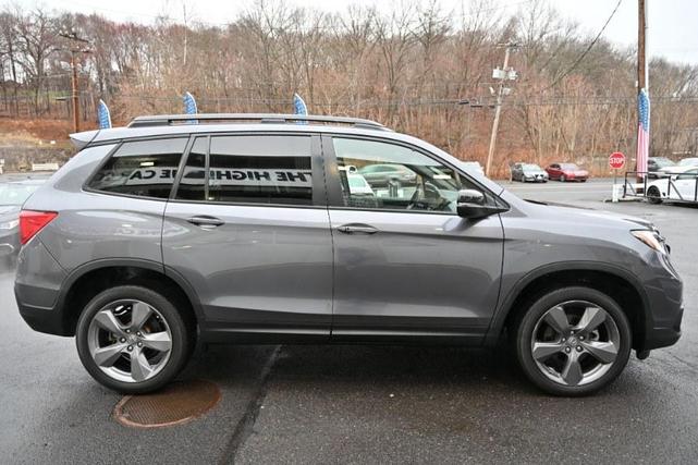 Photo of 2021 Modern Steel Metallic Honda Passport