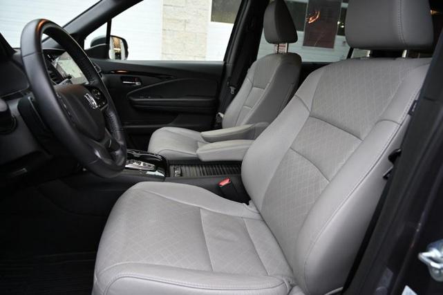 Photo of 2021 Modern Steel Metallic Honda Passport