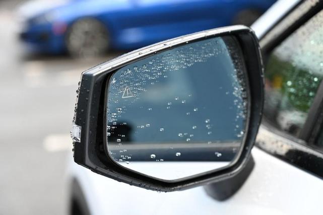 Photo of 2023 Glacial White Pearl Kia Sportage