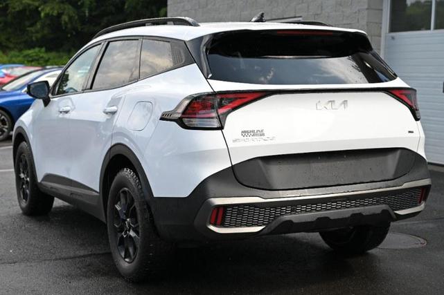 Photo of 2023 Glacial White Pearl Kia Sportage