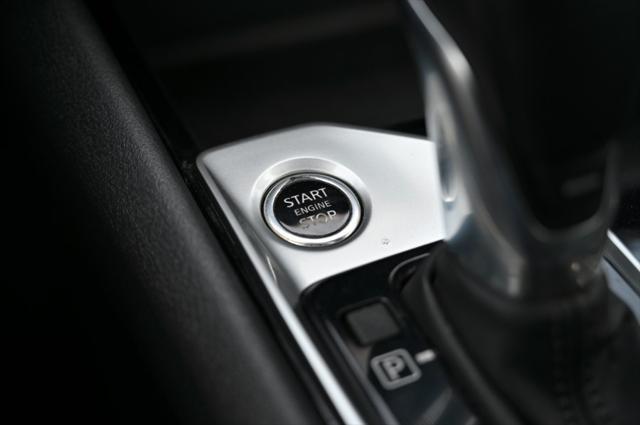 Photo of 2022 Super Black Nissan Altima