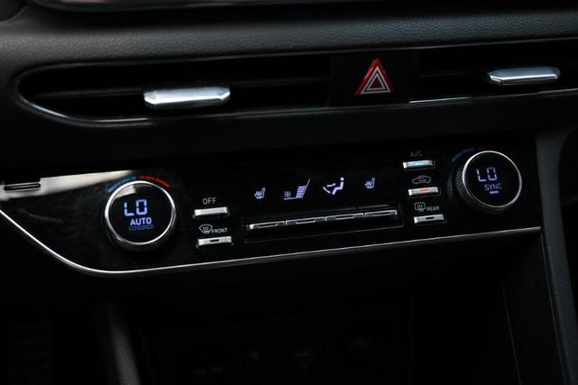 Photo of 2022 Quartz White Hyundai SONATA