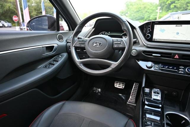 Photo of 2022 Quartz White Hyundai SONATA