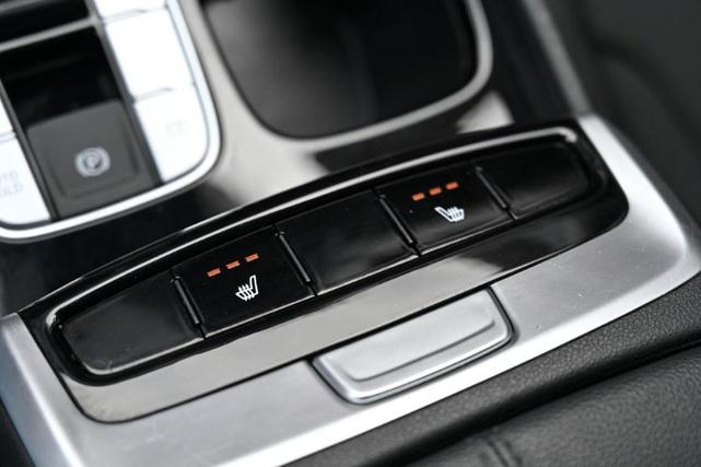 Photo of 2022 Quartz White Hyundai TUCSON
