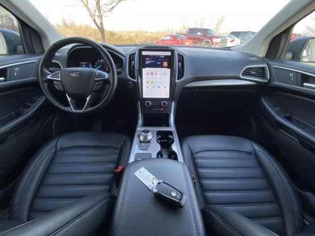 Photo of 2023 Gray Ford Edge
